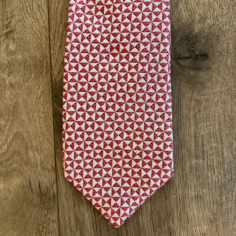 Charles Tyrwhitt Pattern Red and White Mens 100% Silk Tie